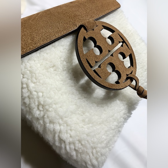 NWT Tory Burch Miller Shearling Crossbody w/ Dust Bag - Picture 1 of 8